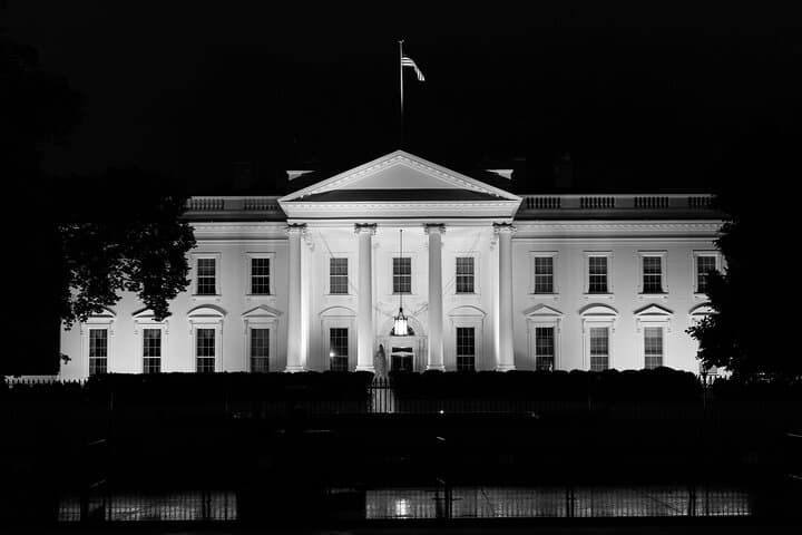 DC Monuments Night Tour: Small-Group 3-Hour Guided Experience photo 2
