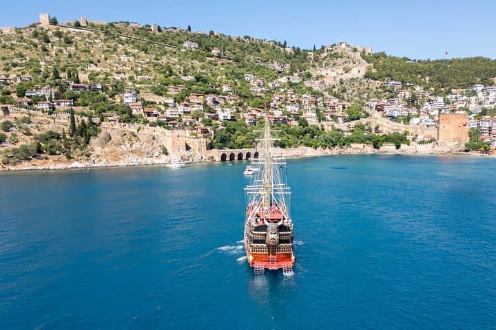 Alanya Pirate Boat Tour: Cleopatra Beach, Caves & Lunch Cruise photo 4