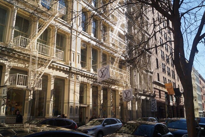 Private New York Downtown Highlights Half-Day Walking Tour photo 6