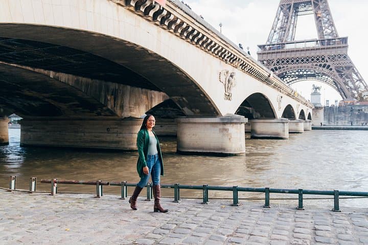 Paris Solo Photographer Photoshoot: Capture Iconic Landmarks and Hidden Gems photo 4