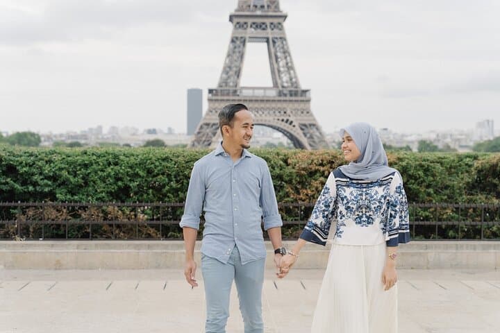 Paris Couples Private Photoshoot: Iconic and Hidden Backdrops photo 4