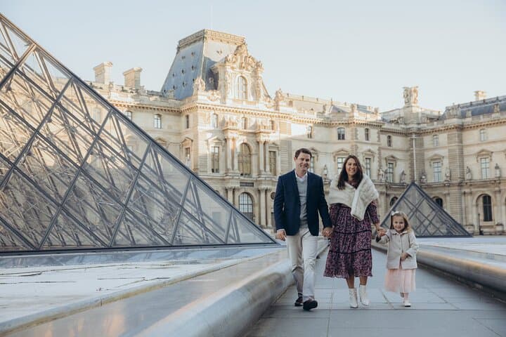 Paris Family Photoshoot: Kid-Friendly Local Photographer in Iconic Locations photo 5