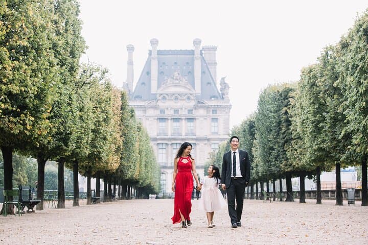 Paris Family Photoshoot: Kid-Friendly Local Photographer in Iconic Locations photo 6