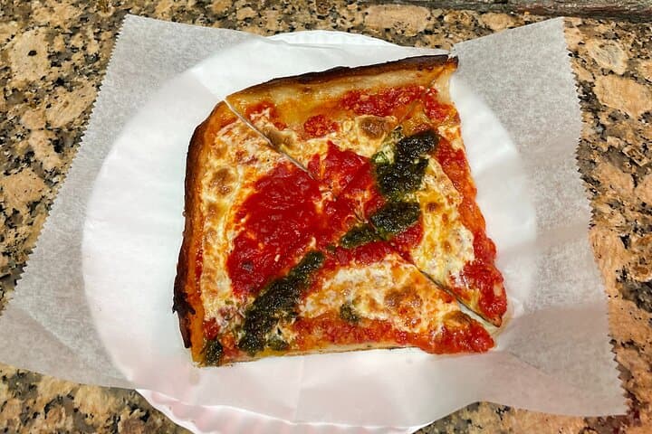 Private NYC Pizza Tasting: Lower Manhattan Walking Tour photo 3