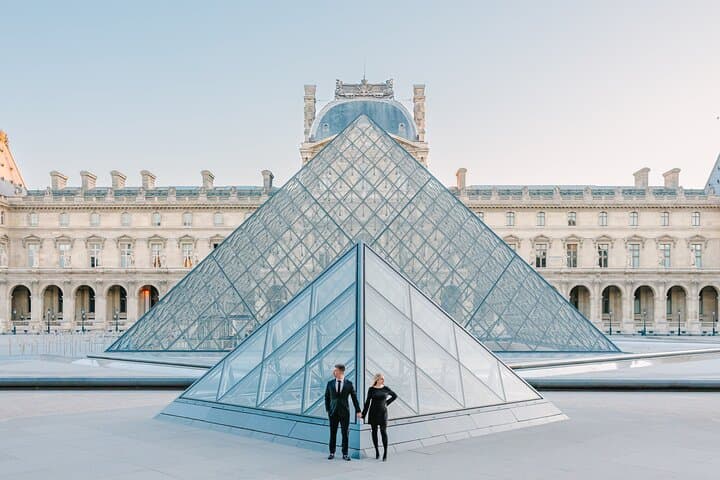 Paris Couples Private Photoshoot: Iconic and Hidden Backdrops photo 3