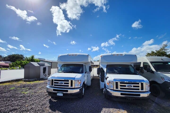 Hilo Mini-Bus Rental — 25‑Seat Shuttle with Driver‑Guide on Hawaii Island photo 3
