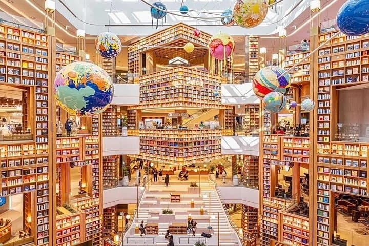 Day Trip from Seoul: Suwon Hwaseong, Gwangmyeong Cave & Starfield Library