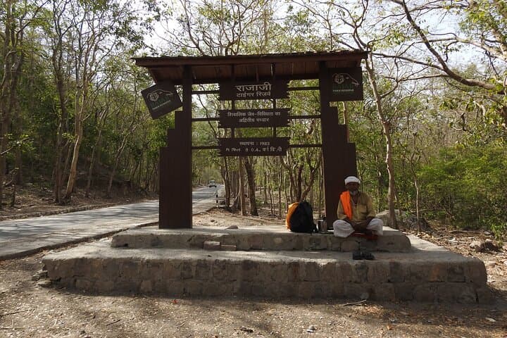 Rishikesh Guided Walk: Ram Jhula, Beatles Ashram & Meditation Caves photo 3