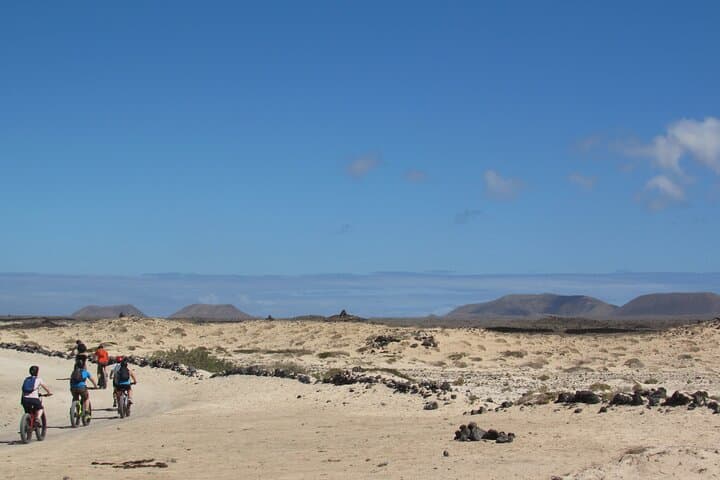 E‑Biking Among Volcanoes: Corralejo Electric Bike Tour on Fuerteventura photo 6