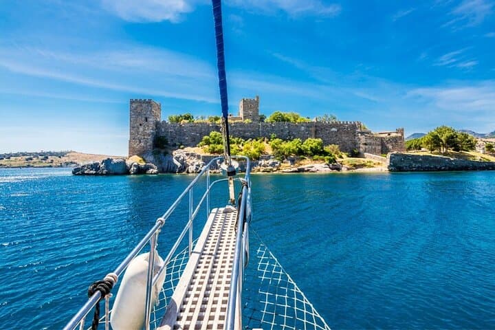 Bodrum Castle & Private Gulet Sunset Cruise: Castle Tour, Dinner, and Aegean Views