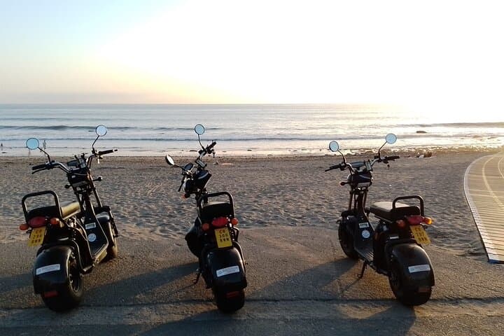 Explore Maspalomas by Two-Seater E-Scooter: Playa del Inglés to Meloneras photo 5