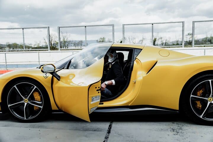 Supercar Summit at the Alfa Romeo Temple: High-Performance Driving Experience Near Monza photo 2