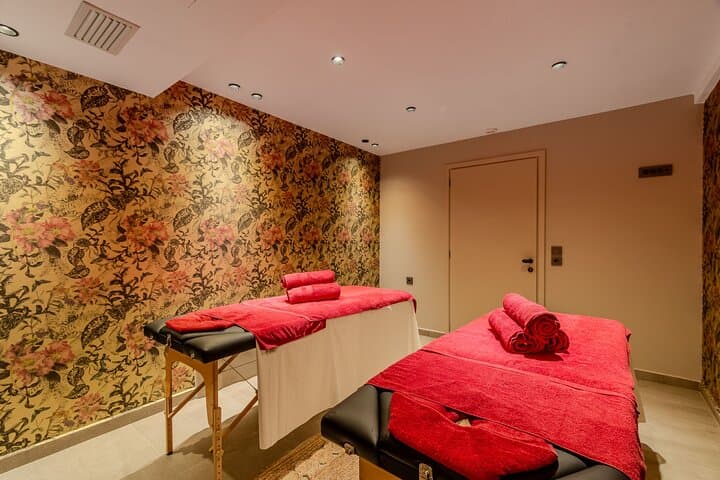 Couples Aromatherapy Massage in Fira, Santorini — Private Zen Spa Experience photo 4