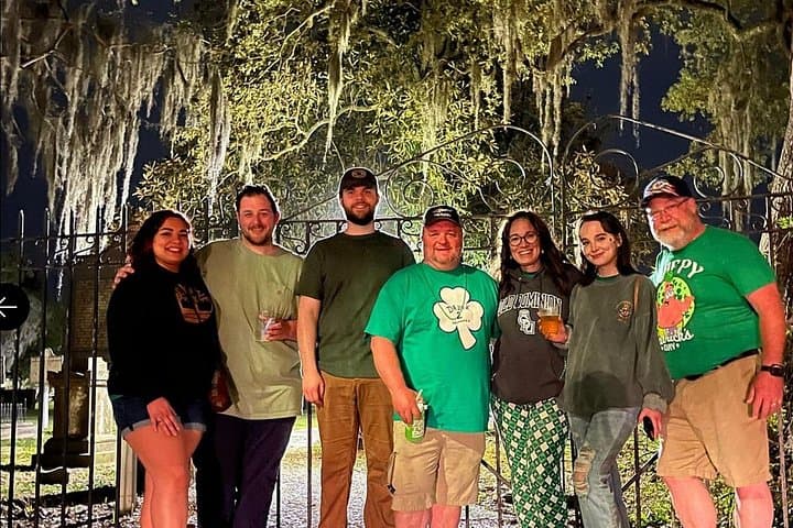 Savannah Haunted Pub Crawl: Night Walking Ghost Tour & Historic Bar Crawl photo 4