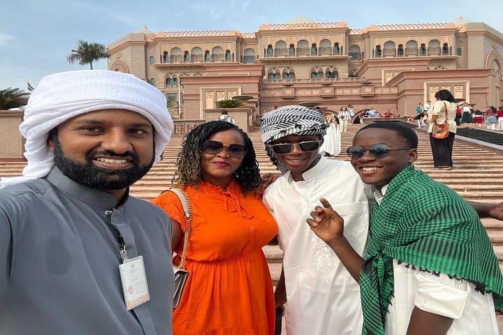 Abu Dhabi Grand Mosque, Heritage Village & Emirates Palace Day Tour photo 2