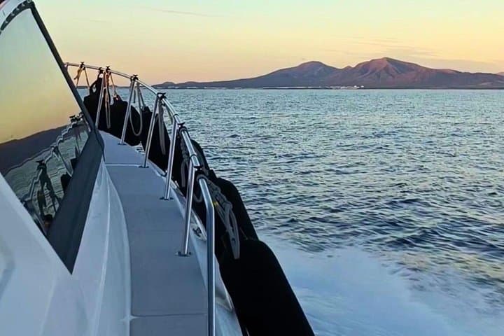 Private Sunset Yacht Dinner at Papagayo Beaches — Luxury Boat Charter in Lanzarote photo 4