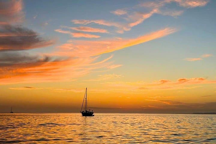 Private Sunset Yacht Dinner at Papagayo Beaches — Luxury Boat Charter in Lanzarote photo 3