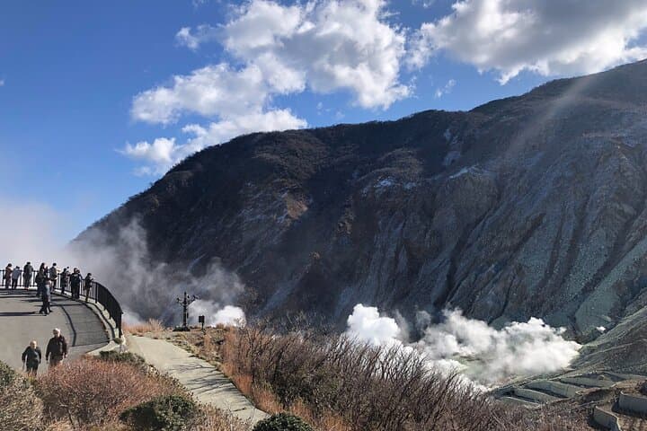 Hakone Day Tour: Lake Ashi Pirate Ship, Owakudani Ropeway & Gotemba Outlets photo 5
