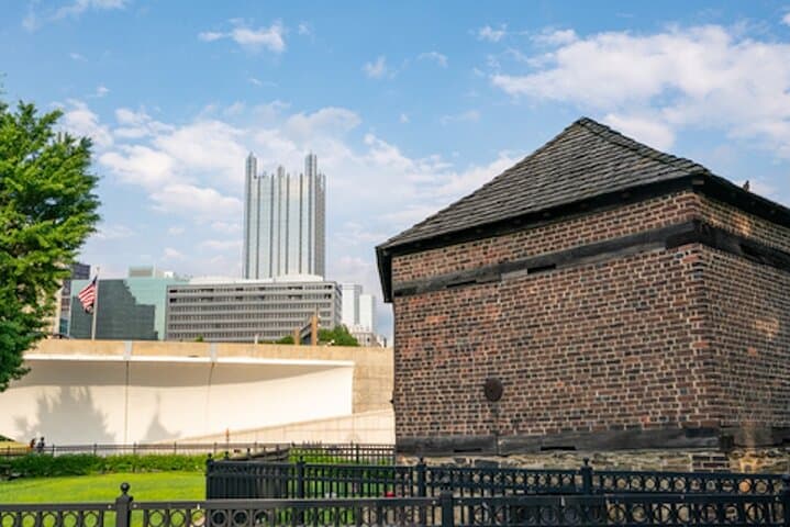 Pittsburgh Downtown Smartphone-Guided Audio Walking Tour — Self-Guided Historic Route