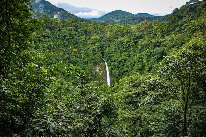 La Fortuna Waterfall Hike: 70m Cascade & 530 Steps