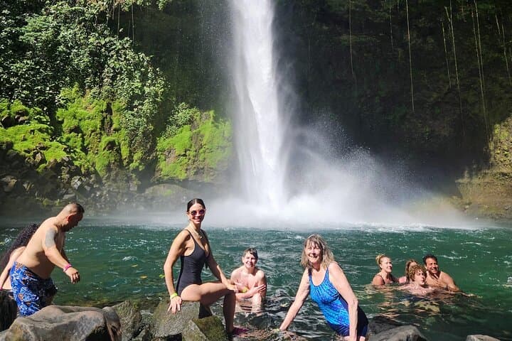 La Fortuna Waterfall Hike: 70m Cascade & 530 Steps photo 4