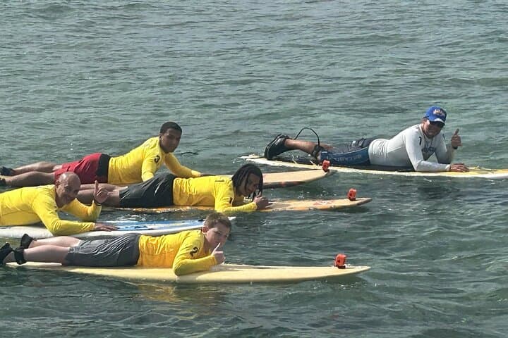 Learn to Surf at Ala Moana: 60–90 Minute Waikiki Lesson with a Certified Guide