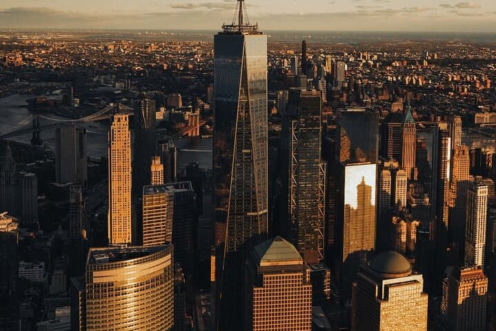 Helicopter Skyline Tour Over Manhattan: Day, Sunset & Night Flights from Linden photo 4