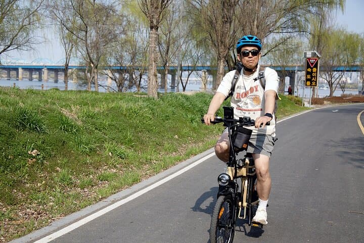 ENKO Electric Bike Ride on Seoul's Han River Bike Path photo 4