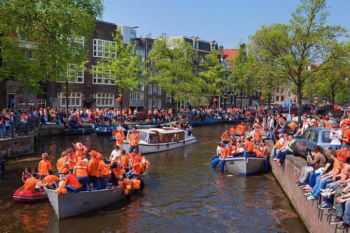 King's Day Canal Party: 90-Minute Amsterdam Boat Cruise with Unlimited Drinks photo 2