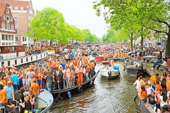 King's Day Canal Party: 90-Minute Amsterdam Boat Cruise with Unlimited Drinks photo 4