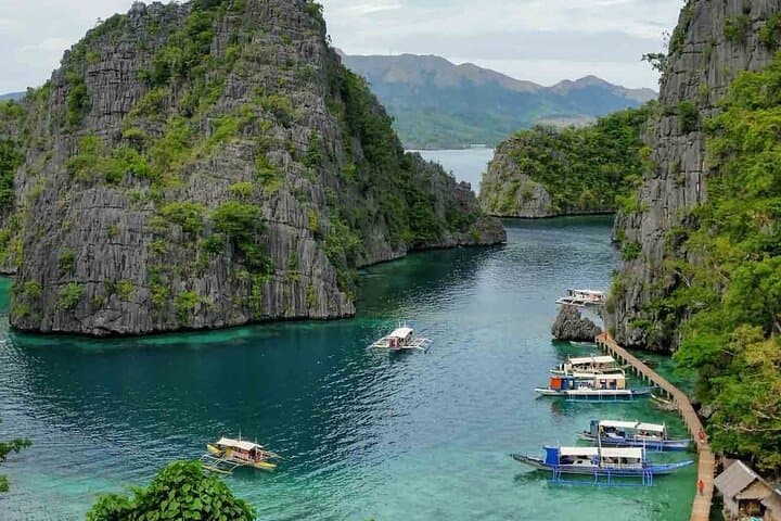 Full-Day Coron Island Hopping — Kayangan Lake, Twin Lagoon & Skeleton Wreck