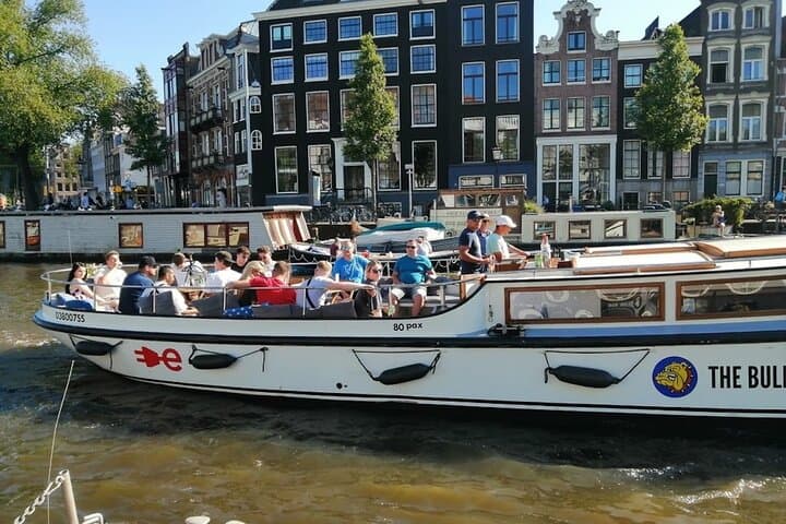 Bulldog Smoke-Friendly Canal Cruise in Amsterdam with Two Drinks photo 2
