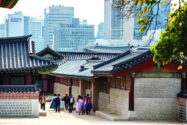 One-Day Seoul Cultural Walk: Gyeongbokgung, Bukchon & Gwangjang Market photo 6