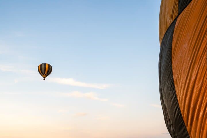 Sunrise Serengeti Hot Air Balloon Flight with Champagne Breakfast photo 3