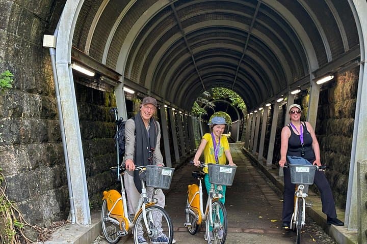 Ruifang to Houtong: Cycling the Old Mining Road and Cat Village photo 4