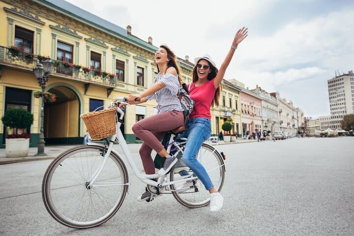 Bike Tour of Szczecin Old Town: Chrobry Embankment, Cathedral & Riverside Routes
