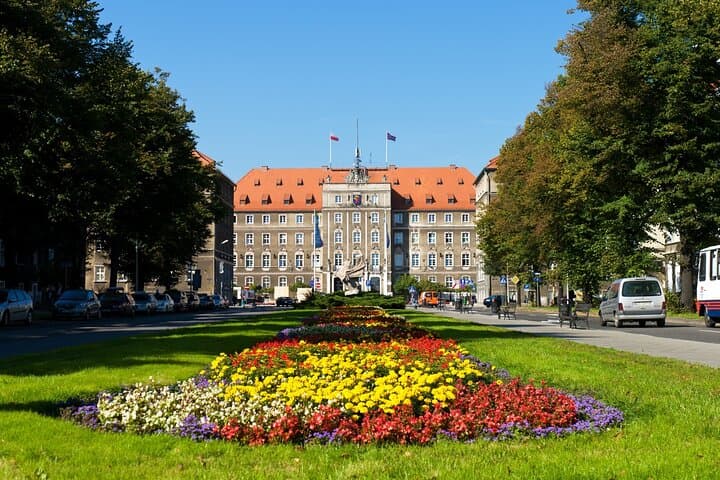 Bike Tour of Szczecin Old Town: Chrobry Embankment, Cathedral & Riverside Routes photo 4