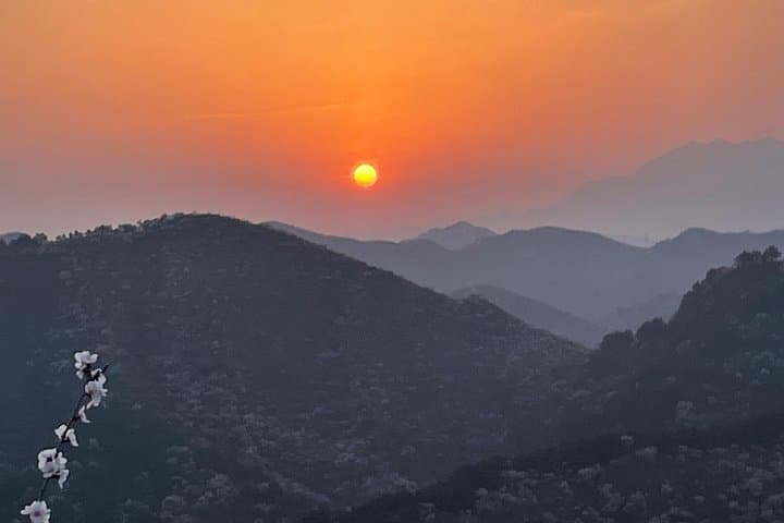 Gubeikou to Jinshanling Great Wall Sunset Hike — Private Tour from Beijing photo 2