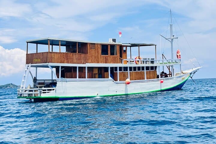 Komodo Private Boat Tour — 3 Days, 2 Nights from Labuan Bajo