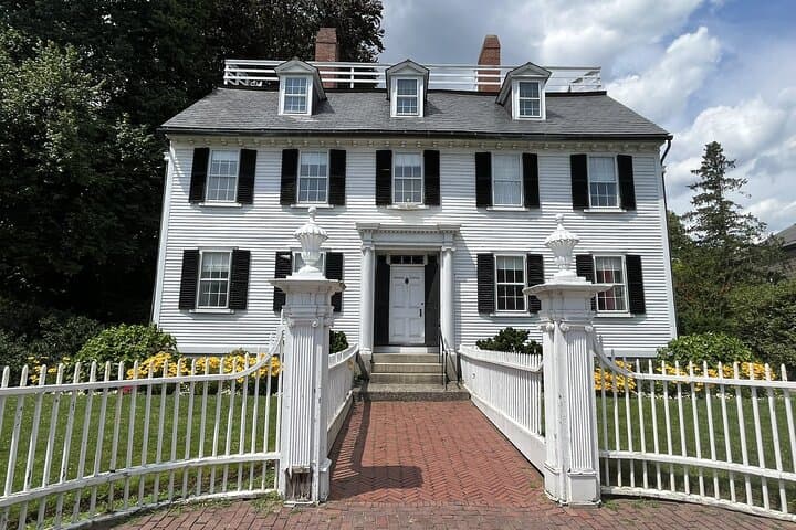 Salem Witch Tour from Boston by Train — Guided Walking Tour & Museum Entry photo 2