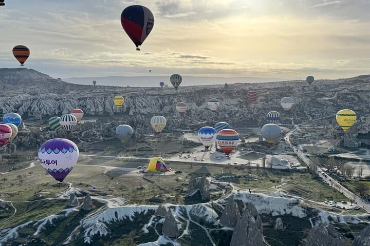 Sunrise Hot-Air Balloon Over Cappadocia: Göreme & Uçhisar Flight photo 2