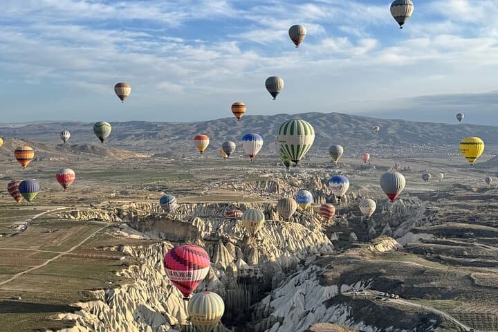 Sunrise Hot-Air Balloon Over Cappadocia: Göreme & Uçhisar Flight photo 3