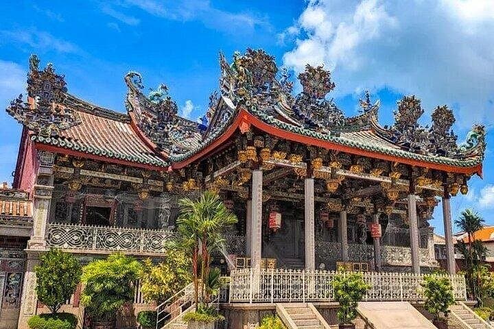 Penang Private Half-Day: Khoo Kongsi, Kek Lok Si & George Town Highlights