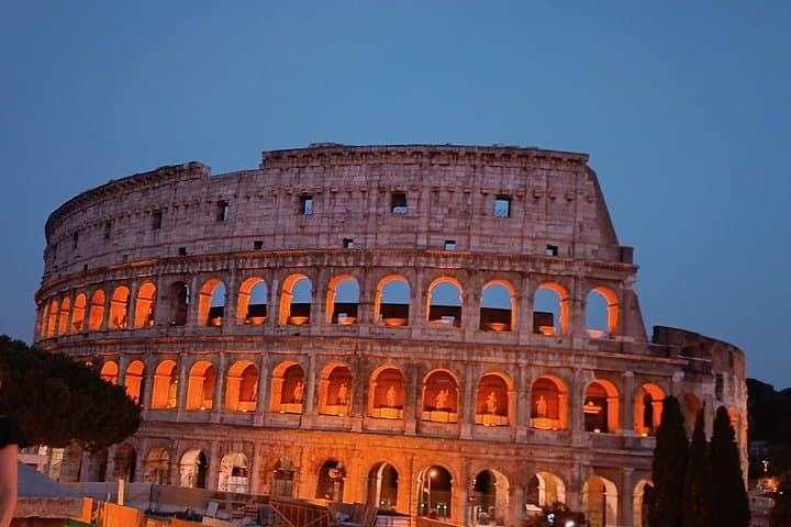 Rome Private Night Golf Cart Tour: Colosseum, Trevi & Pantheon After Dark photo 4