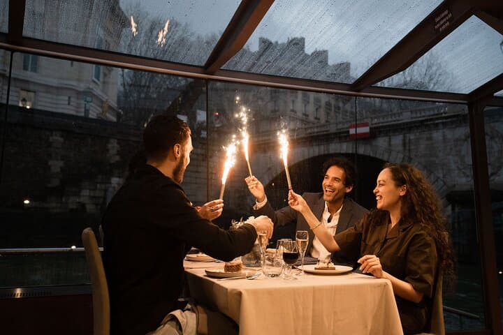 Paris New Year’s Eve Dinner Cruise on the Seine with Live Music photo 1