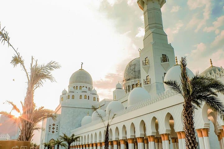 Full-Day Abu Dhabi Tour from Dubai — Sheikh Zayed, Emirates Palace & Heritage Village photo 2