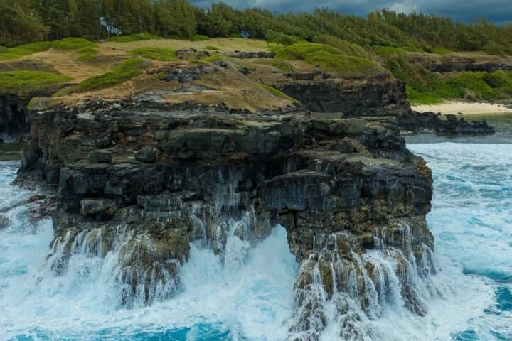 South Mauritius Scenic Tour: Trou aux Cerfs, Grand Bassin, Gris Gris & Rhum Tasting