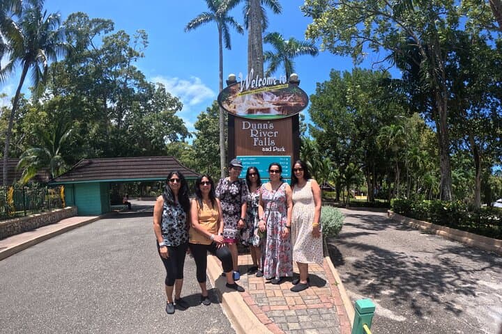 Private Dunn's River Falls & Cool Blue Hole Excursion with Jerk Lunch and Shopping photo 2