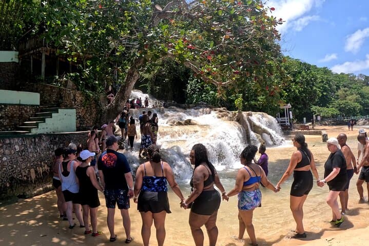 Private Dunn's River Falls & Cool Blue Hole Excursion with Jerk Lunch and Shopping photo 6