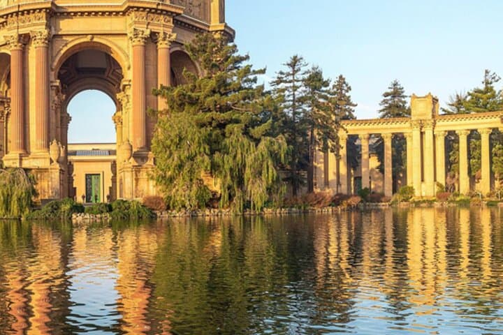 Golden Icons & Waterfronts: San Francisco Private Walking Tour photo 2